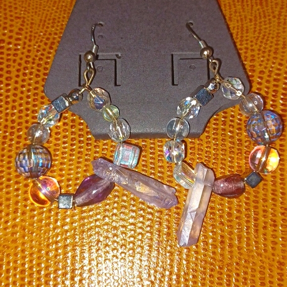 🎉🎀💕Lavender Galaxy Earrings - Picture 3 of 3